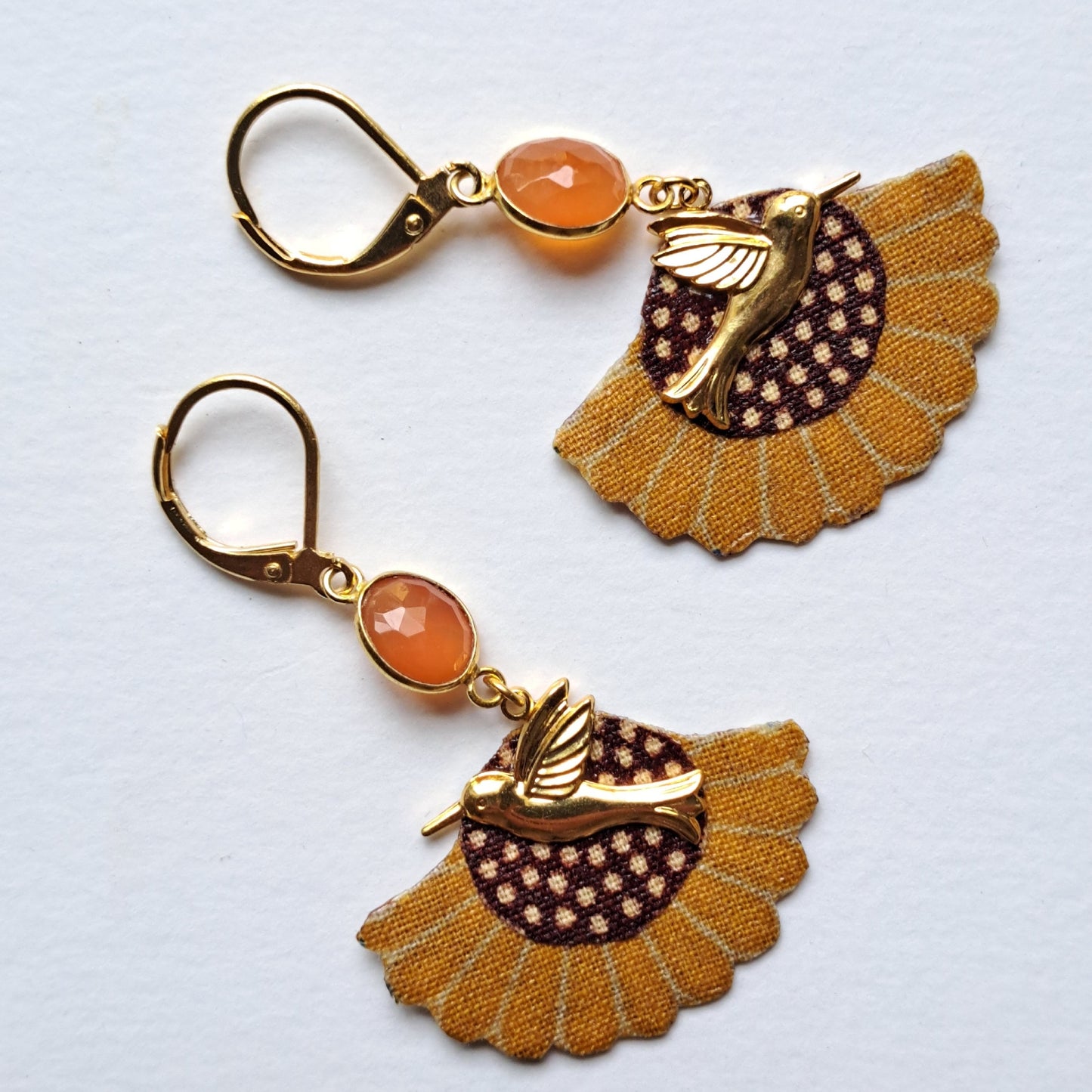 boucles d'oreilles tissu wax plaqué or 3 microns cornaline oiseau nature automne