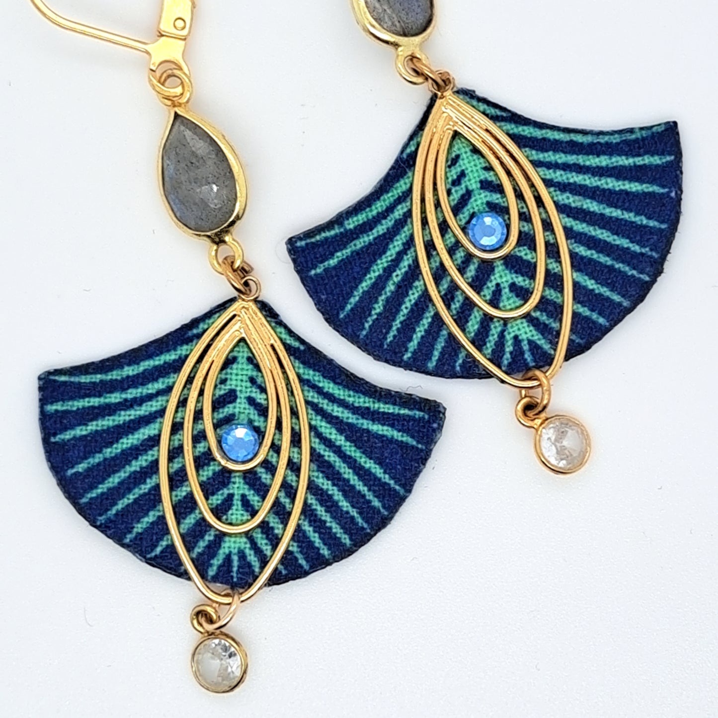 Hatchepsout - Boucles d'oreilles pendantes labrodorite et zircon