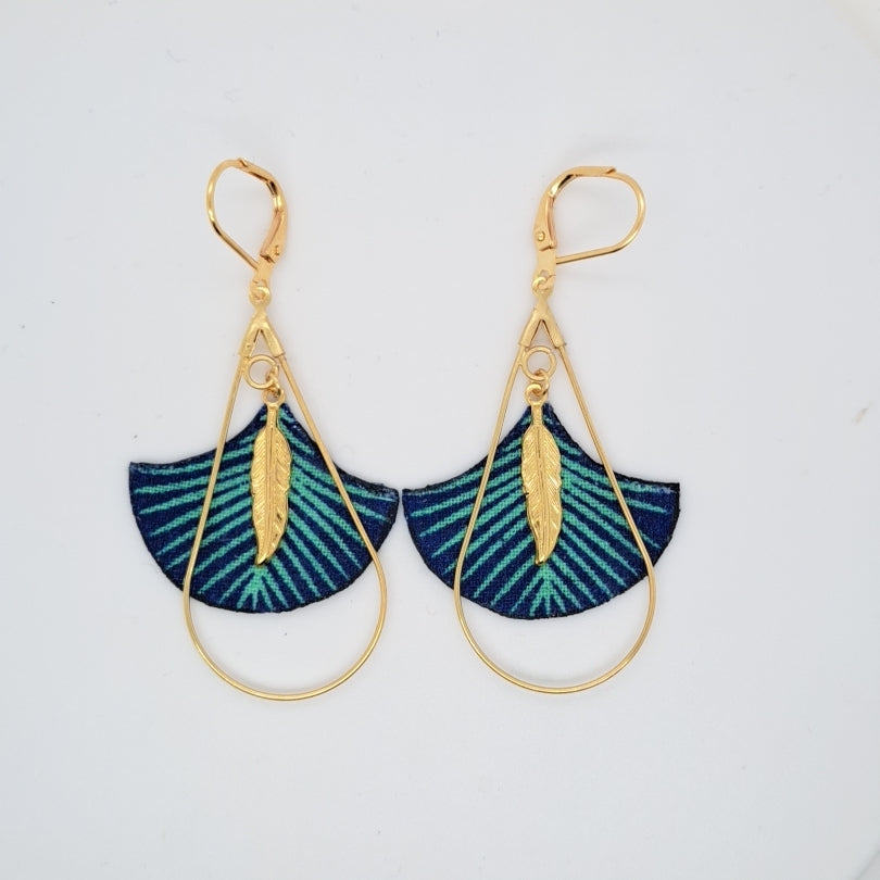 Gingko bleu - Boucles d'oreilles pendantes plume