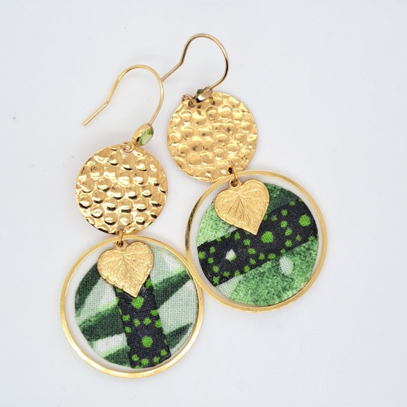 Mentawaï - Boucles d’oreilles vertes pendantes créoles peridot