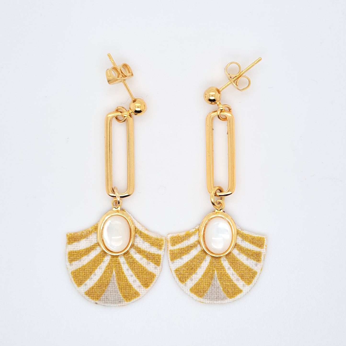 Dorées Caraïbes II- Boucles d'oreilles nacre