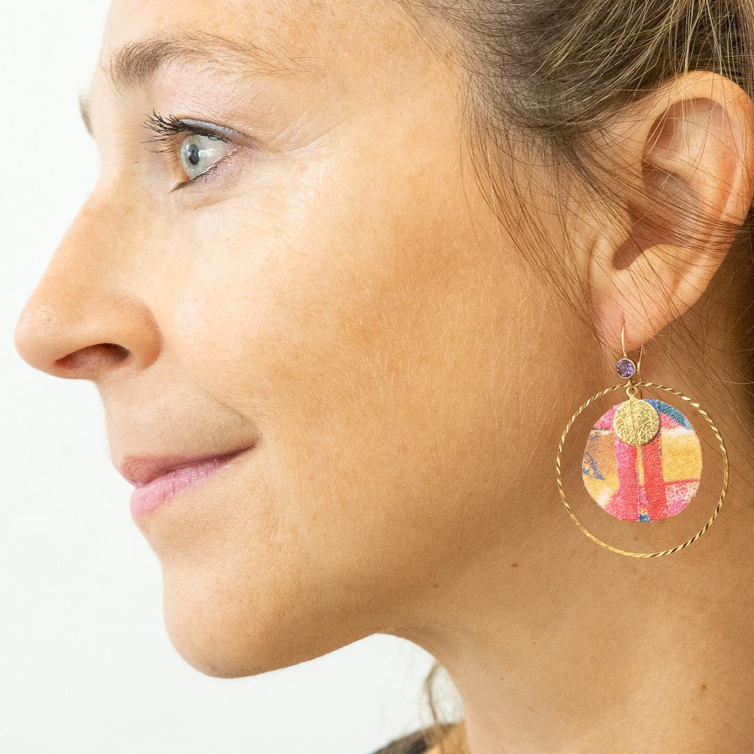 boucles d'oreilles tissu rose améthyste créole plaqué or