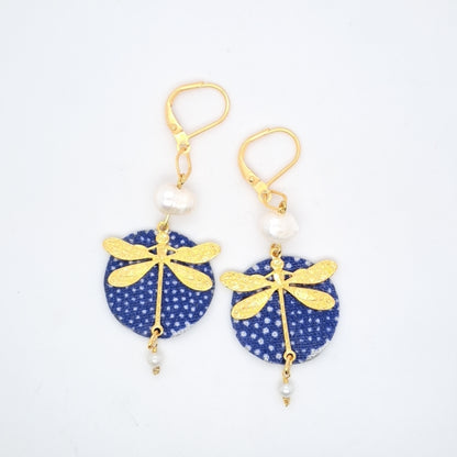 Libre en libellule bleu  - Boucles d'oreilles pendantes