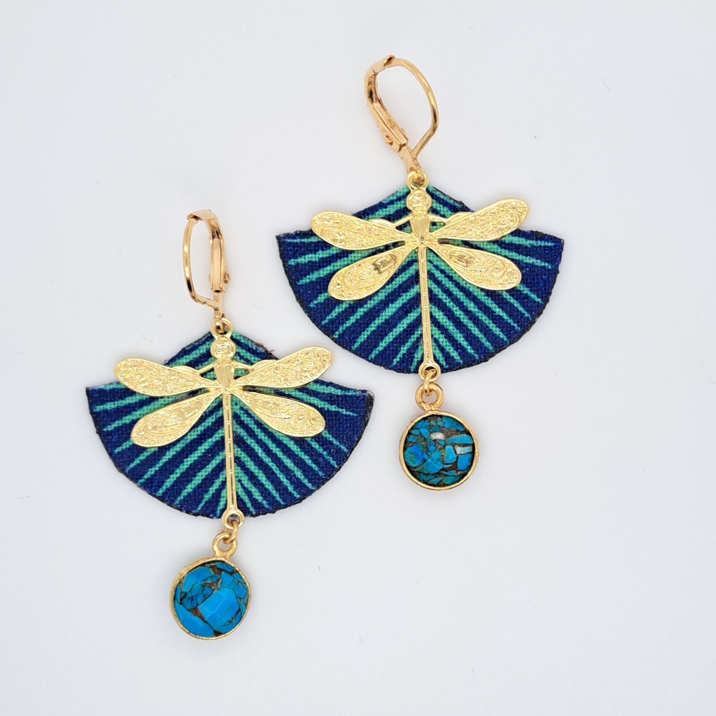 Libre en libellule turquoise  - Boucles d'oreilles pendantes turquoise