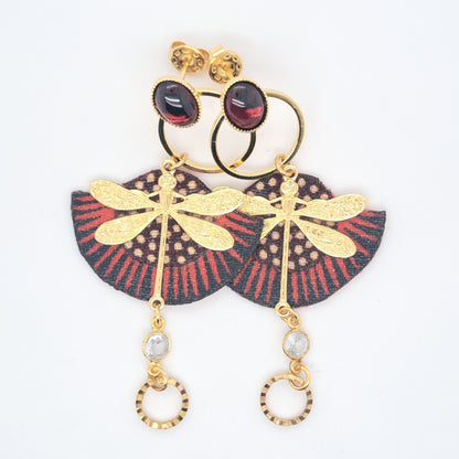 Rouge envol des libellules -Boucles d'oreilles pendantes grenat