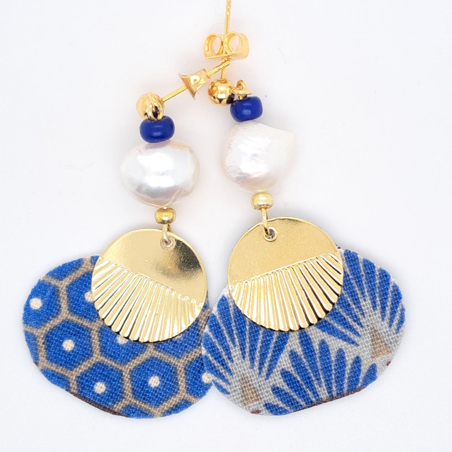 هوي آن - أقراط متدلية من القماش الأزرق