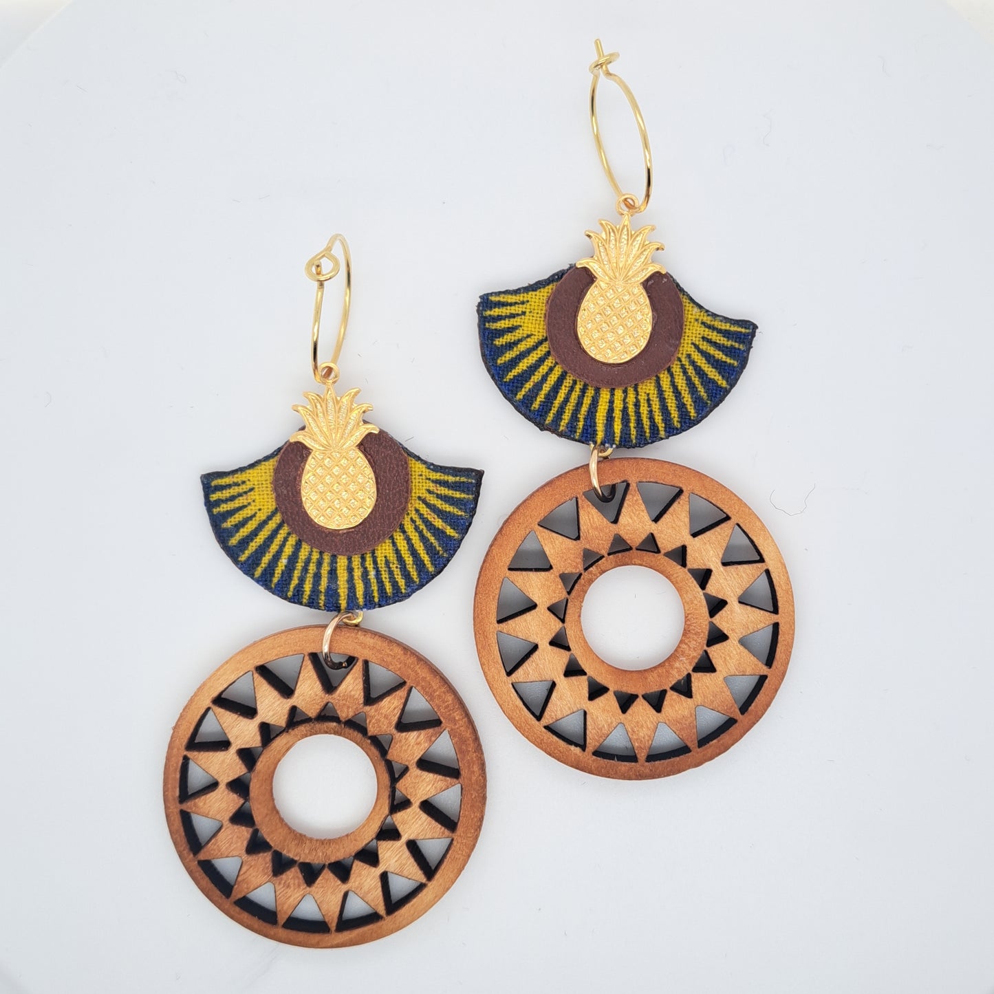 Jaune Seri II - Boucles d'oreilles créoles cuir et bois
