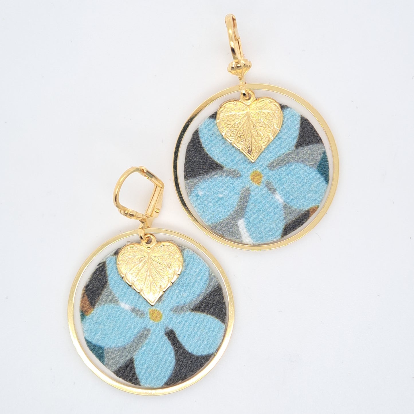 شقائق النعمان البحرية - أقراط زرقاء مصنوعة من قماش لؤلؤ سواروفسكي