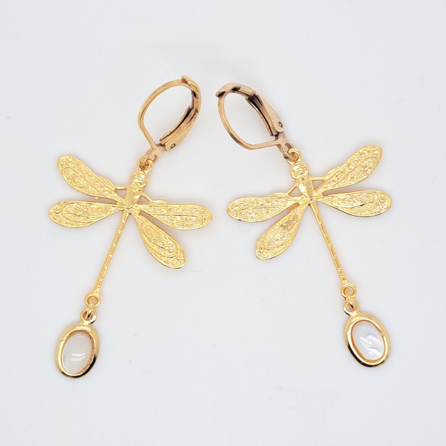 Libellule - Boucles d'oreilles pendantes nacre