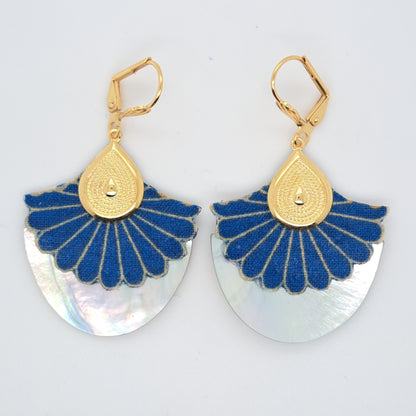 Bleu Mombasa - Boucles d'oreilles nacre