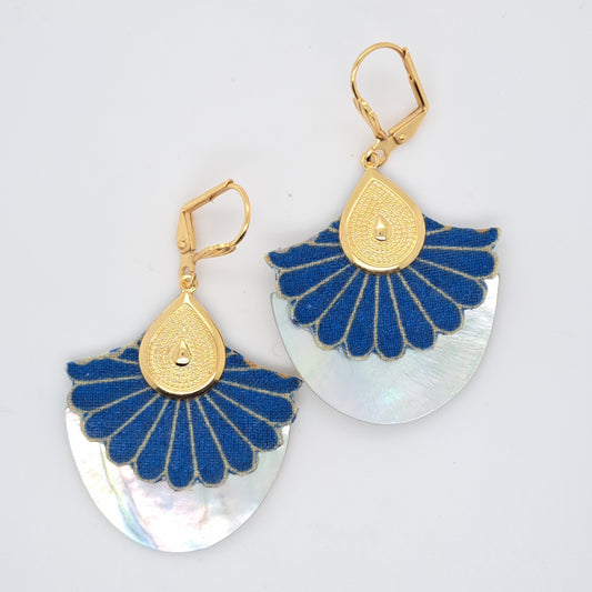 Bleu Mombasa - Boucles d'oreilles nacre